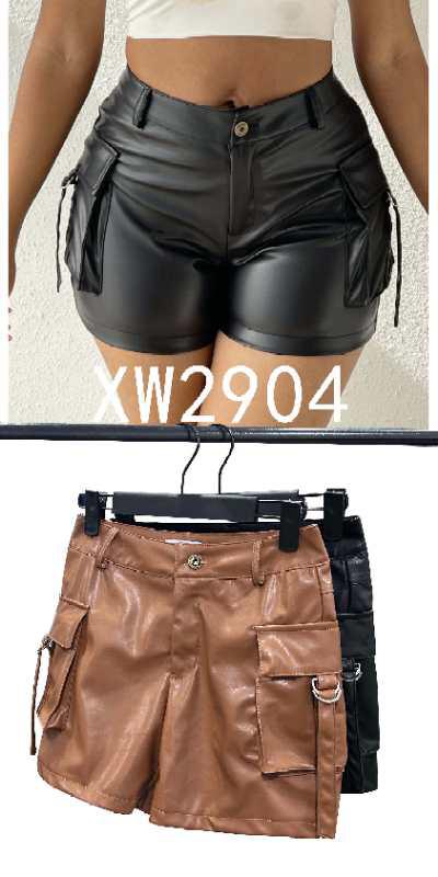 short de vinipiel, bolsas a los costados XW2904
